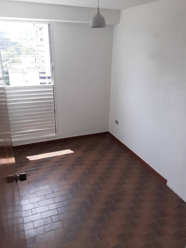 Imagen 9 de 13 de Best House Alquila Apartamento En La Avenida Bolivar