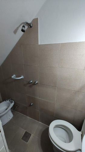Imagen 7 de 7 de Depto T/casa Amplio Al Frente Tipo Loft!