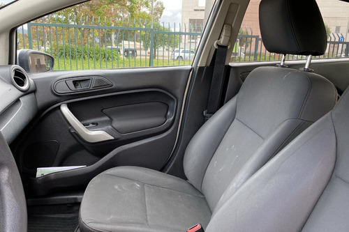 Ford Fiesta 1.6 Sportback Automática