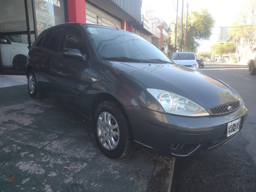 Ford Focus 1.6 Ambiente 2004