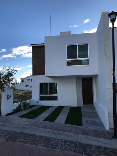 Estrena Casa En Pedregal De Schoenstatt, 3 Recamaras, 3 Baño