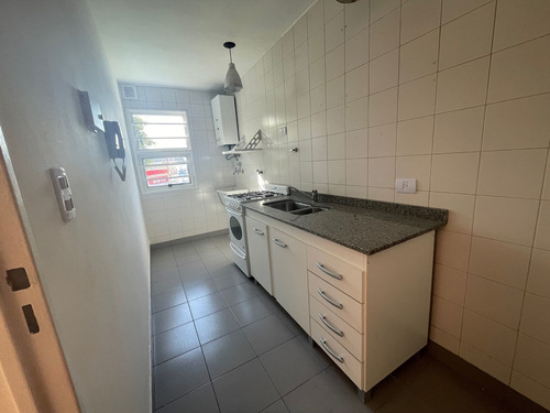 Imagen 4 de 11 de Venta De Departamento De 2 Ambientes En Sarandí