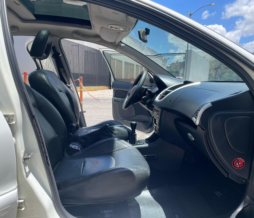 Peugeot 207 2011 Compact