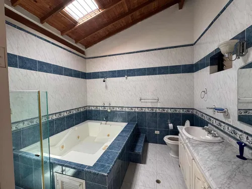Casa En Excelente Ubicación