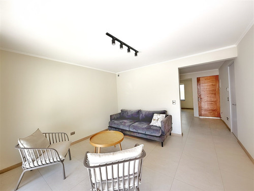 Casa En Arriendo De 4 Dorm. En Huechuraba