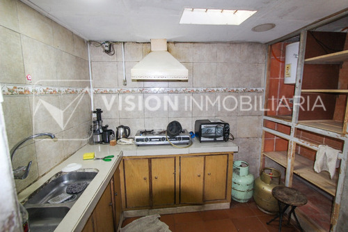 Oportunidad Venta Padron Unico Local De 71 M2 Y 5 Mts De Altura Baños Con Vivienda De Altos 61 M2 Ambientes Enormes Cocina Y Baño Completo Terraza Patio Balcones Barrio De Los Judíos Arenal Grande