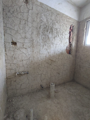 Imagen 6 de 18 de Jorge Febres Vende Town House En Colinas De Guataparo, Res. Villa Lago