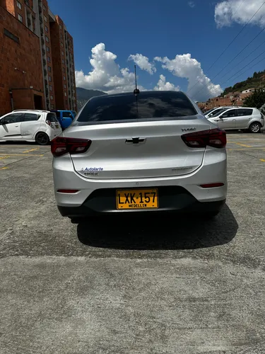 Chevrolet Onix 1.0T Premier Sedan At