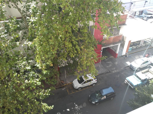Imagen 21 de 22 de Departamento De 3 Ambientes - A La Calle - Moreno 3100