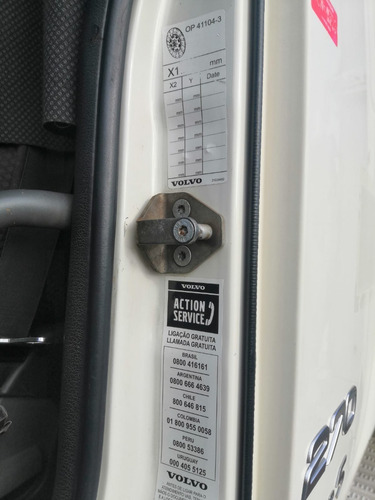 Imagem 7 de 12 de Volvo Vm 270 2013