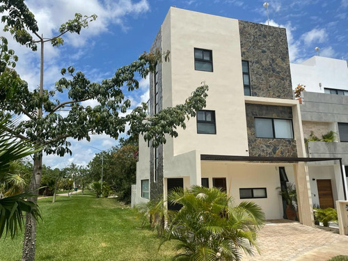 Casa En Venta En Cancun Arbolada /  Codigo: N-tcs3924