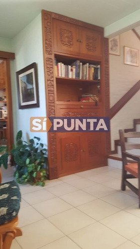 Imagen 16 de 17 de Casa De 5 Dormitorios Y Piscina En Altos Del Pinar. Alquiler Y Alquiler Anual