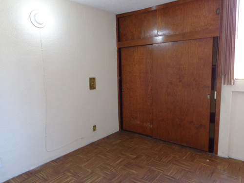 Departamento En Venta En Vallejo, Gustavo A. Madero, En La Uh Patera Vallejo. 3 Recamaras, 1 Baño, 1 Estacionamiento, Primer Piso