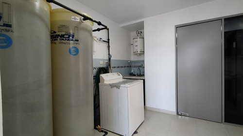 Ab Penthouse En Venta En Valencia Urb Prebo Amoblado Y Equipado Tiene 2 Terrazas Y Vistas Espectaculares Edificio Con Planta Eléctrica 50% Vigilancia Cámaras De Seguridad Amelia Ballestas