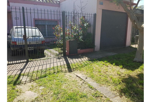 Imagen 1 de 4 de Venta De Casa En Moreno Calle Chiclana