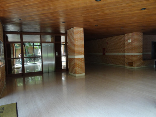 Apartamento En Venta En La Alta Florida 56mts2/1h/1b/1e + 3 Cuartos Hobby 45mts2. Mem