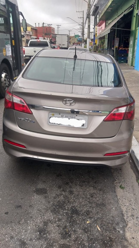 Imagem 2 de 10 de Hyundai Hb20s 2018 1.0 Comfort Plus Flex 4p