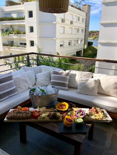 Imagen 9 de 10 de Apartamento 2 Dormitorios - Vende Con Renta
