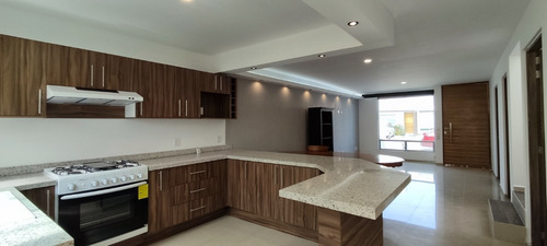 Imagen 4 de 12 de Casa En Renta Con Recamara En Planta Baja Condominio Villas El Roble 1 Corregidora Queretaro En Zona De Tejeda