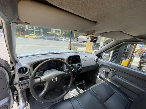 Nissan Np300 Frontier 2.4 Estacas 2013