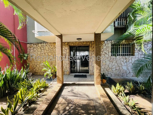 Excelente Apartamento En Venta, Urb. Calicanto, Maracay, 25-18243 Mv