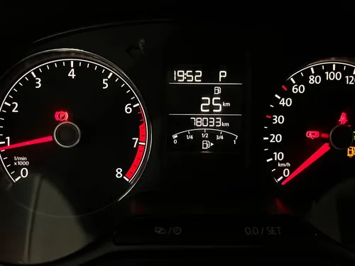 Volkswagen Polo 1.6 L4 Tiptronic At