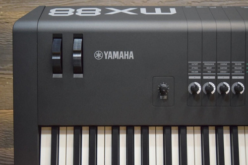 Yamaha Mx88 Música Synthesizer 88 Key Piano Action Teclado