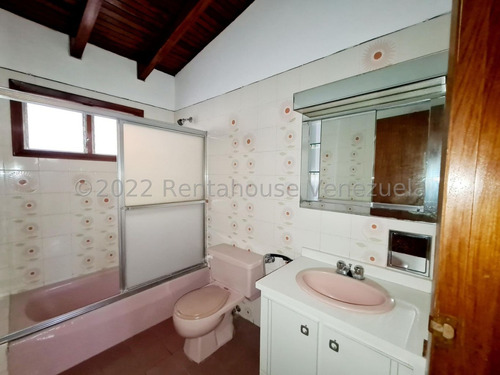 Imagen 21 de 28 de Casa Para Remodelar En Los Palos Grandes
