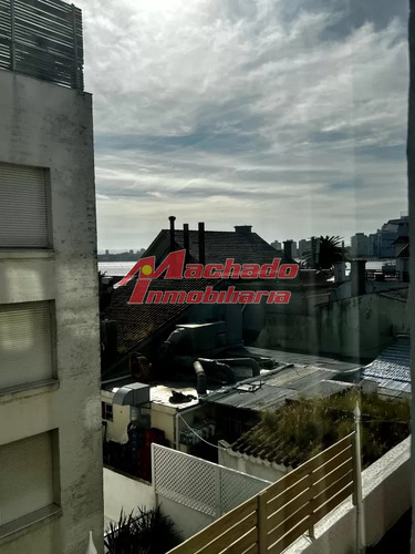 4 Dormitorios, Estufa A Leña, Ascensor, Garaje En El Corazón De La Peninsula Y A Una Cuadra Del Mar.
