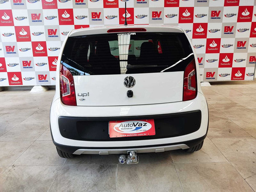 Imagem 2 de 8 de Volkswagen Up! 1.0 12v E-flex Track