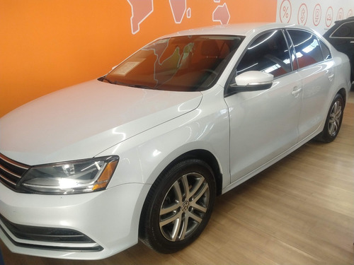 Imagen 1 de 11 de Jetta Mkvi Trendline Automatico Plata Blanco 2017