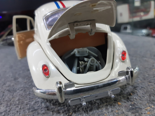 Volkswagen Beetle Herbie 1/18 Blanco