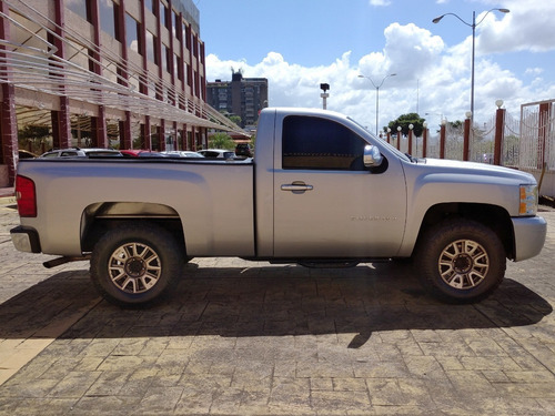 Imagen 8 de 16 de Chevrolet Silverado Ls 4x2 - Automatica