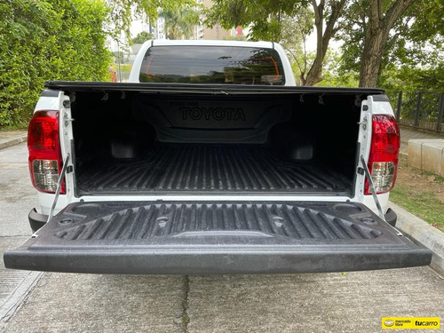 Toyota Hilux 2.4l Diesel 4x4 Mecánica Trd