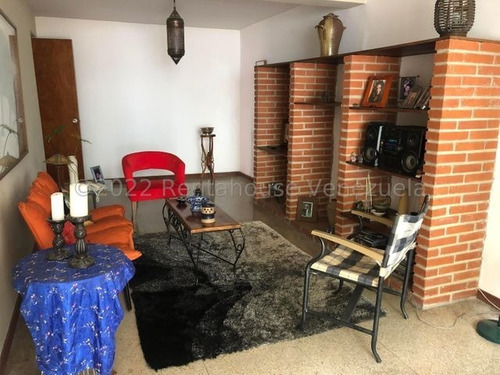Imagen 4 de 13 de Casa Con Mucho Potencial Para Remodelar En Cumbres De Curumo Caracas 22-24516