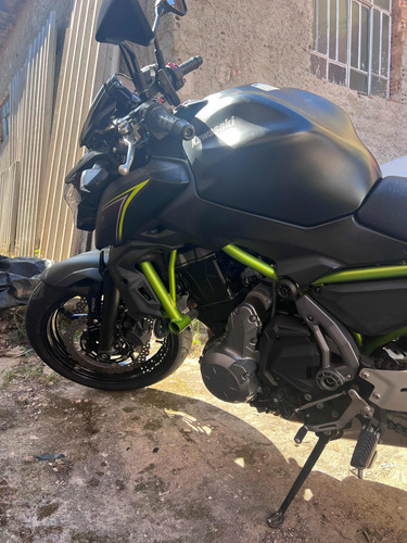 Kawasa Z 650 - Preta Com Verde.