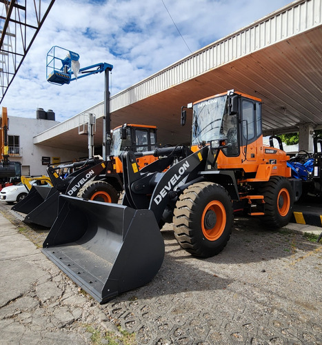 Cargador Frontal Sobre Ruedas Doosan Develon Sd200