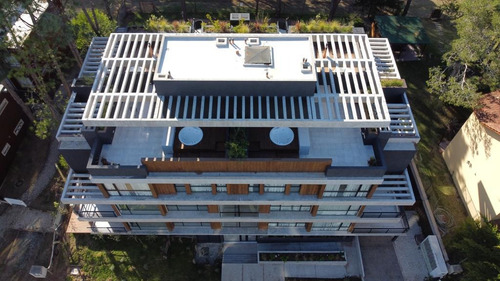 Departamento De Categoria Con Terraza Privada, Jacuzzi, Parilla Y Piscina En El Complejo! A Metros De Bunge E Intermedanos