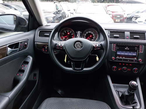 Imagen 15 de 19 de Volkswagen Vento Advanced Plus 2.5 Manual