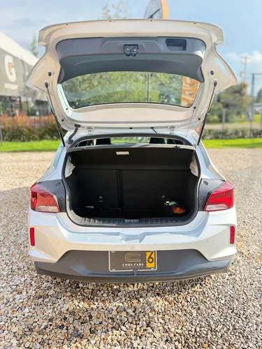 Chevrolet Onix 1.0T Premier Hatch At