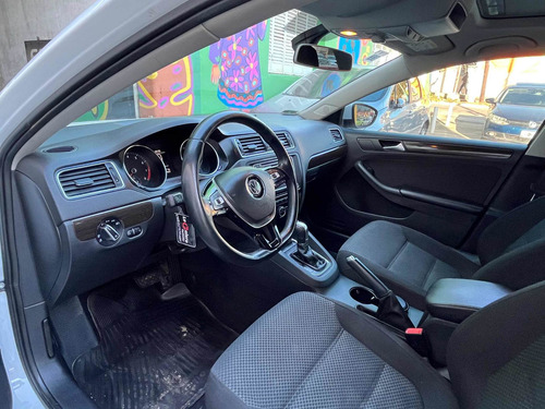 Imagen 9 de 14 de Volkswagen Vento 2017 1.4 Comfortline 150cv At