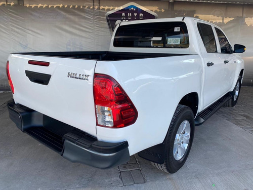Imagen 5 de 15 de Toyota Hilux 2016 2.7 Cabina Doble Sr Mt