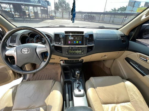 Imagen 10 de 15 de Toyota Fortuner