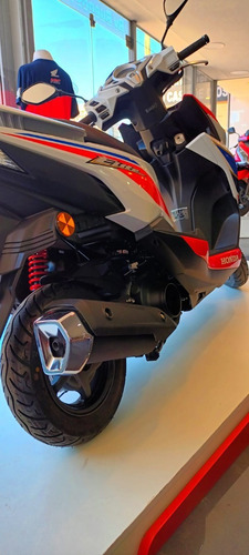 Imagen 8 de 16 de Honda Elite 125 Fi Tricolor Honda Redbikes