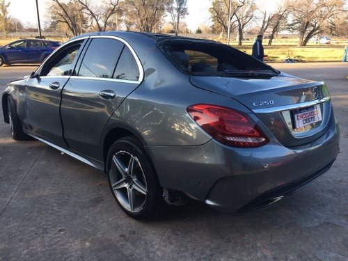 Imagen 11 de 14 de Mercedes-benz C250 Amg Line