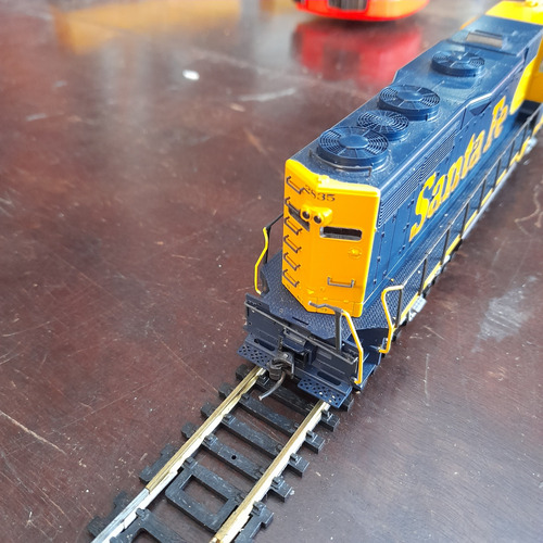 Imagem 4 de 6 de Locomotiva Ho Emd Gp35 Sf 2835 Kato 7,5 Polegadas /6