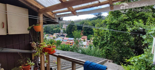 Casa En Venta De 6 Dorm. En Concepción