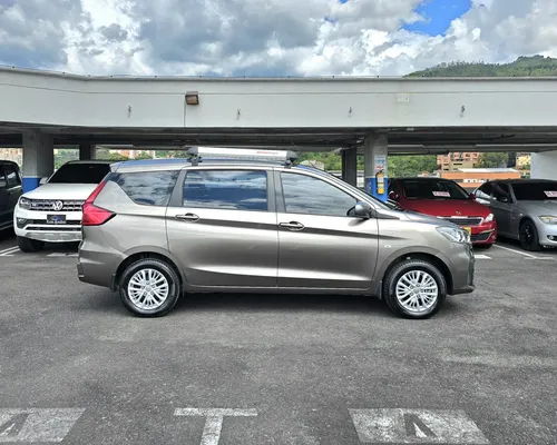 Suzuki Ertiga 1.5 At