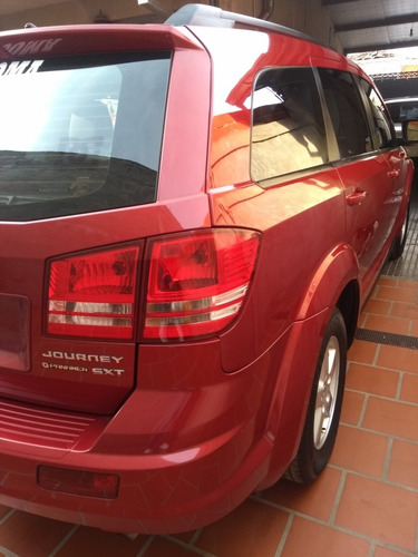 Imagen 4 de 15 de Dodge Journey 2011 2.4 Sxt Atx (2 Filas)