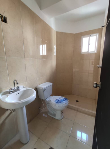 Venta De Apto Obra Blanca En Las Chimeneas Resd Montecarlo 60-02